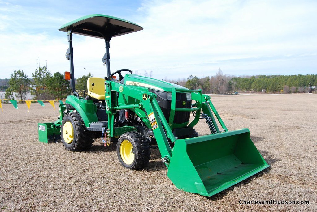 John Deere Starts Kazakh Tractor Production