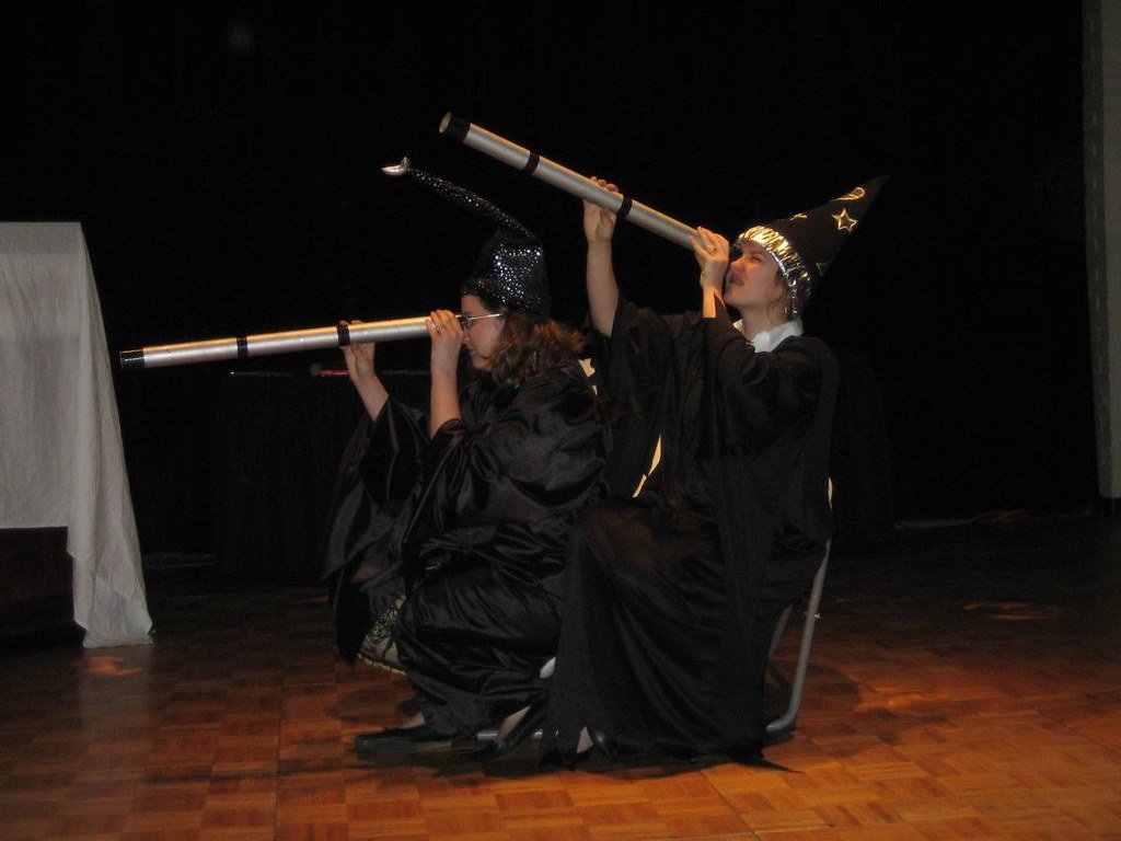 Kelly Clarkson's Wink: Whitney Cummings Warns of Divorces!