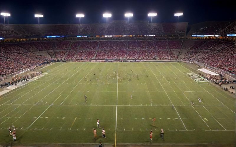 Lobos vs. Rebels: Desert showdown for bowl eligibility